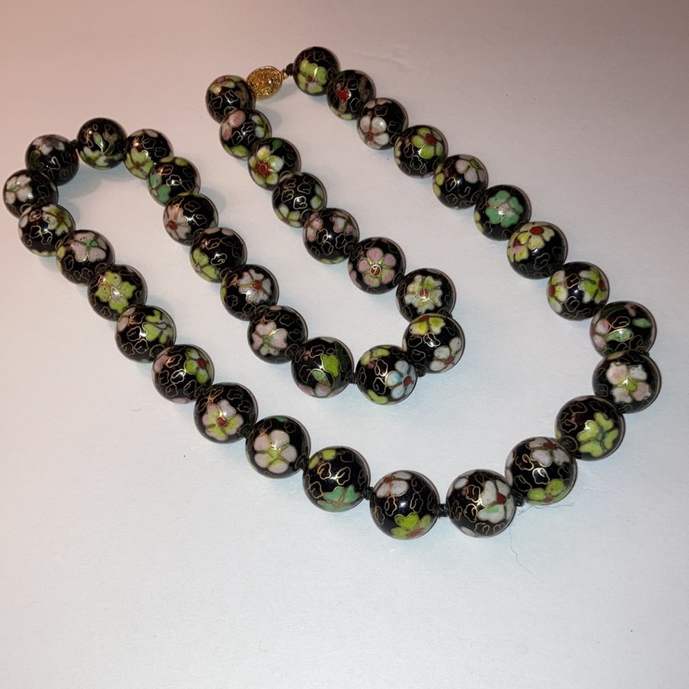 Vintage 1940s Cloisonné Black Ball Chain Knotted. Beautiful 🤩 - Picture 7 of 10